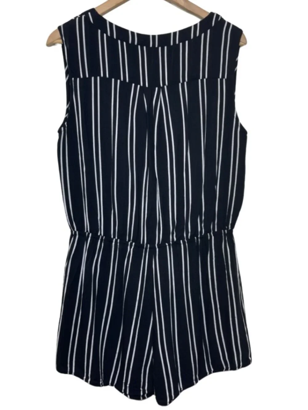 EE:SOME Striped Lace Up Front Sleeveless Summer Romper Size Large - Picture 6 of 12